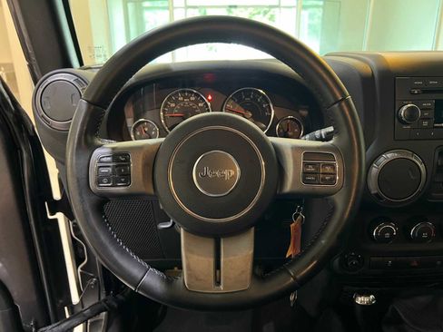 Used 2017 Jeep Wrangler Unlimited Sport image 18