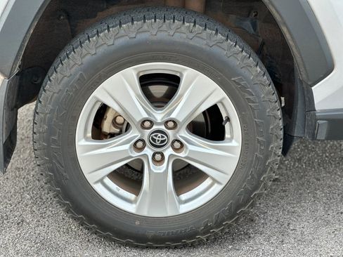 Used 2021 Toyota RAV4 XLE w/ Convenience Package AWD/4WD image 25