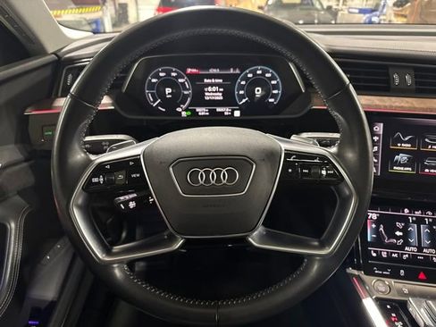 Used 2019 Audi e-tron Prestige w/ Prestige Package image 17