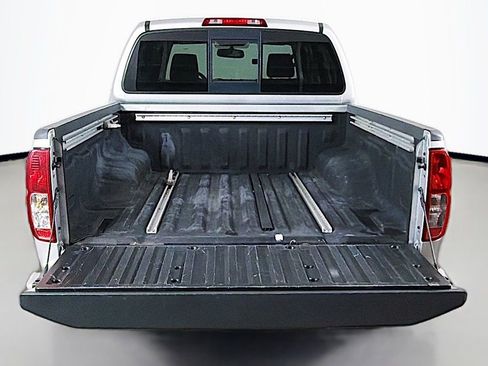 Used 2019 Nissan Frontier SL image 15