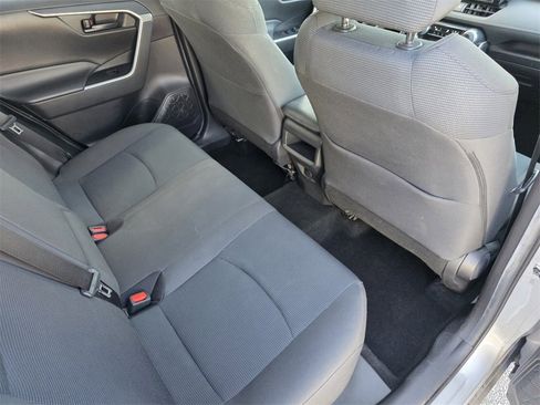 Used 2021 Toyota RAV4 LE image 28