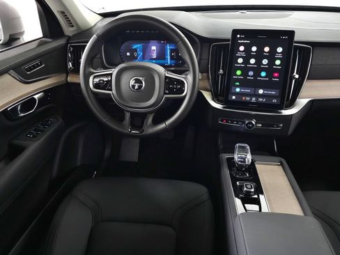 Certified 2025 Volvo XC90 B5 Plus AWD/4WD image 19