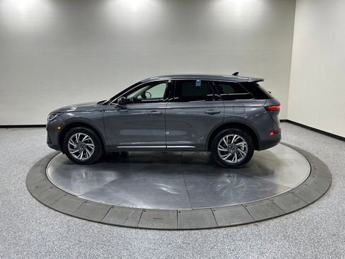 Certified 2024 Lincoln Corsair AWD w/ Towing Package image 8