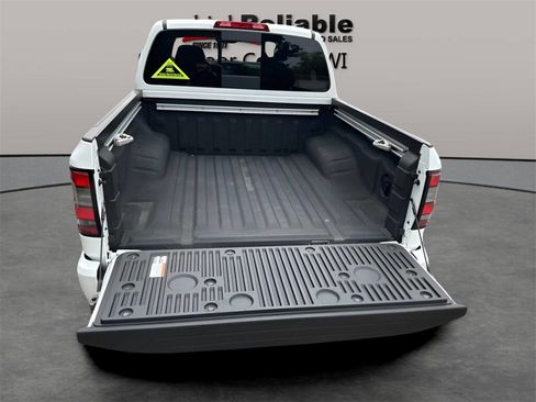 Used 2024 Nissan Frontier SL w/ Technology Package image 15