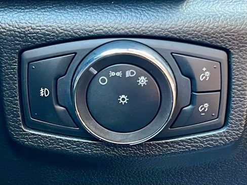 Used 2020 Ford Expedition XLT image 27