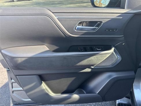 Certified 2025 INFINITI QX80 Sensory image 9