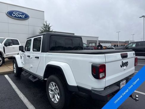 Used 2023 Jeep Gladiator Sport AWD/4WD image 11