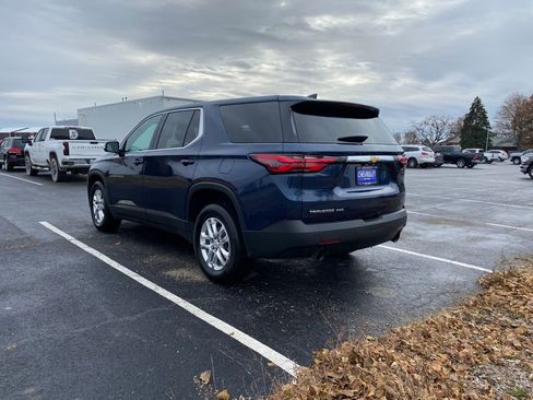 Used 2022 Chevrolet Traverse LS image 5
