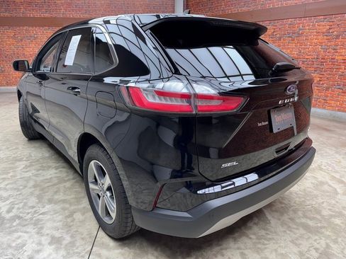 Certified 2022 Ford Edge SEL w/ Convenience Package image 3