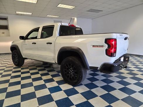 Used 2024 Chevrolet Colorado Trail Boss w/ Advanced Trailering Package AWD/4WD image 5