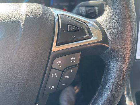 Used 2024 Ford Edge Titanium image 23