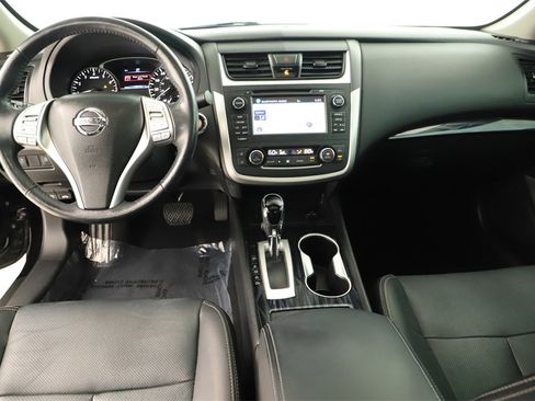 Used 2017 Nissan Altima 2.5 SL w/ 2.5 Technology Package image 18