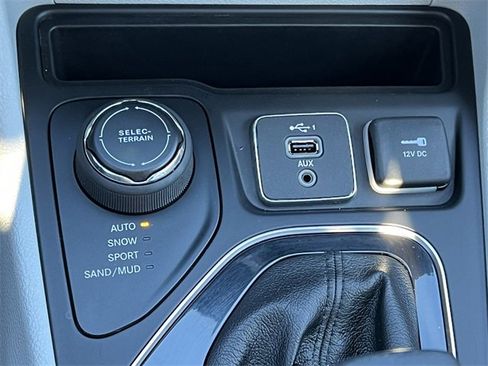 Certified 2020 Jeep Cherokee Limited image 30