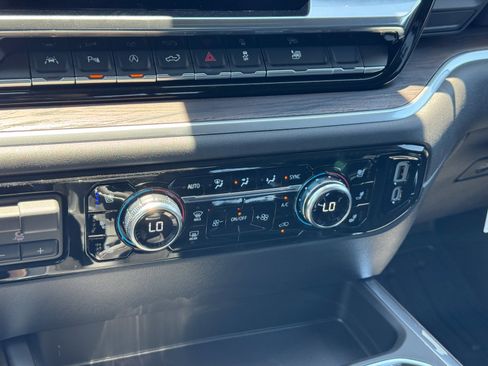 New 2026 GMC Sierra 1500 SLT AWD/4WD image 20