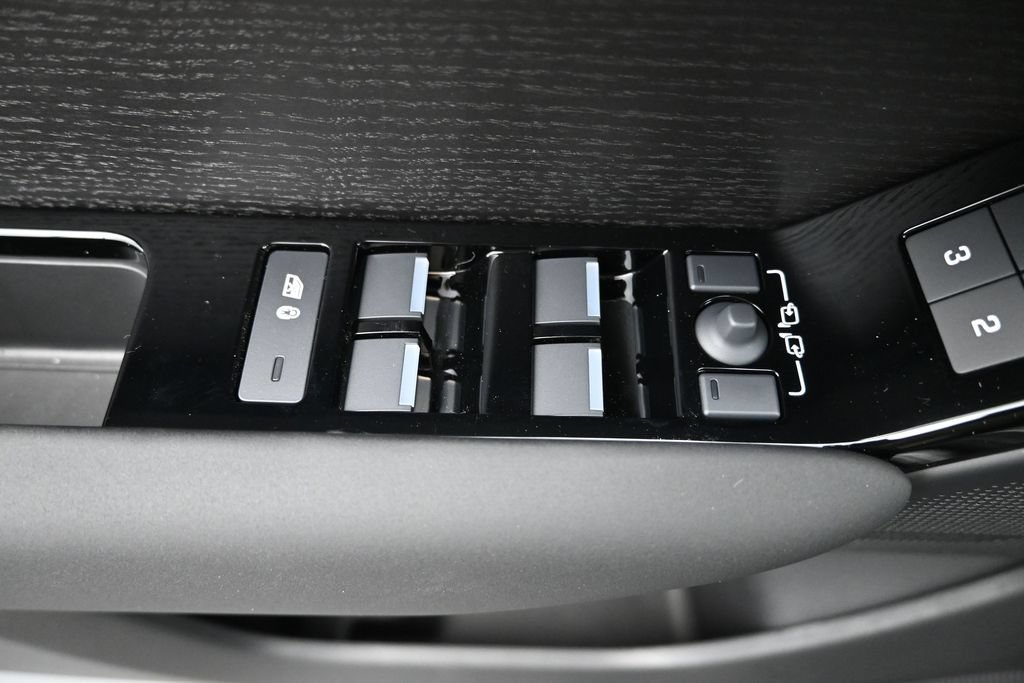 New 2026 Land Rover Range Rover Velar S AWD/4WD image 22