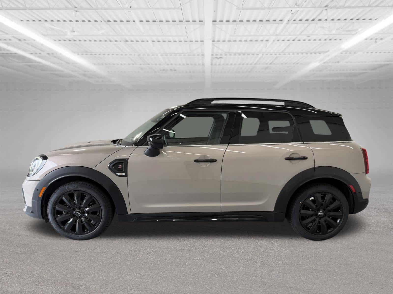 Used 2023 MINI Cooper Countryman S FWD image 2