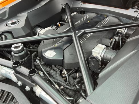 Used 2014 Lamborghini Aventador LP 700-4 image 36