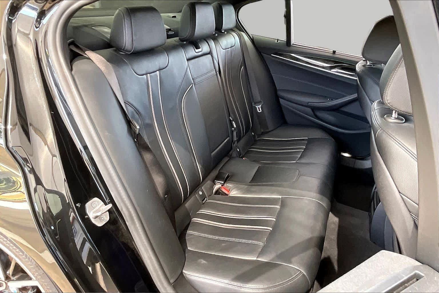 Used 2021 BMW 530i w/ M Sport Package RWD image 20