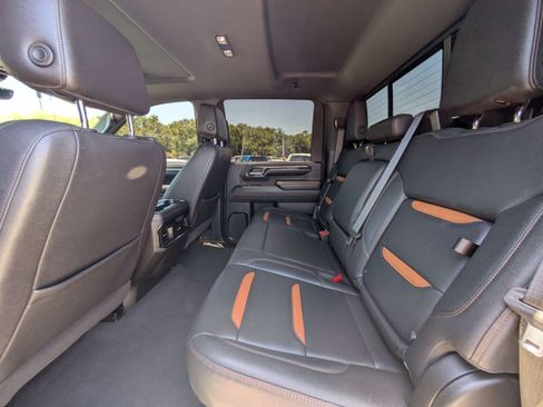 Used 2024 GMC Sierra 2500 AT4 w/ AT4 Premium Plus Package AWD/4WD image 13