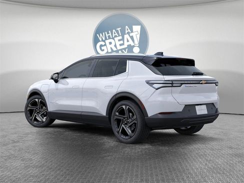 New 2026 Chevrolet Equinox EV LT image 3