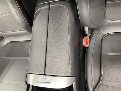 Used 2025 Mercedes-Benz C 300 4MATIC Sedan image 13