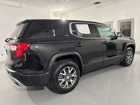 Used 2022 GMC Acadia SLE image 15