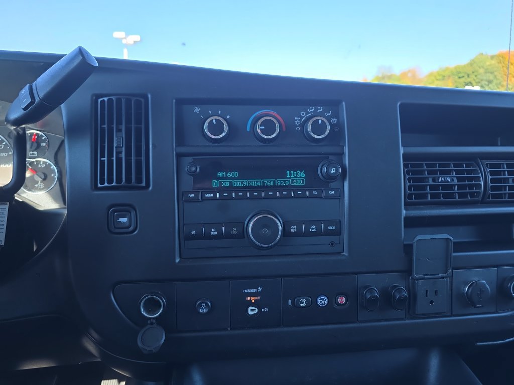 Used 2022 Chevrolet Express 3500 w/ Power Convenience Package RWD image 32