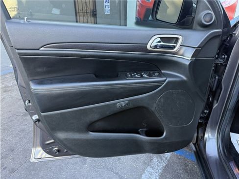 Used 2015 Jeep Grand Cherokee Limited image 13