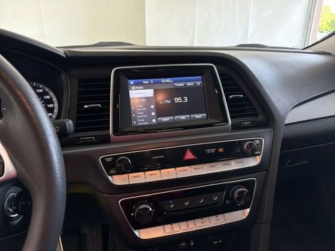 Used 2018 Hyundai Sonata SE FWD image 22