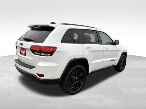 Used 2018 Jeep Grand Cherokee Laredo image 5