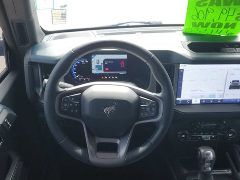 Used 2024 Ford Bronco Outer Banks AWD/4WD image 19