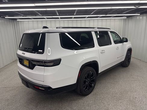 New 2026 Jeep Grand Wagoneer L Summit AWD/4WD image 6