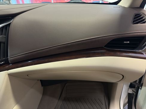 Used 2017 Cadillac Escalade ESV Premium Luxury AWD/4WD image 22