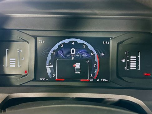 Certified 2025 Toyota Tacoma SR5 AWD/4WD image 12