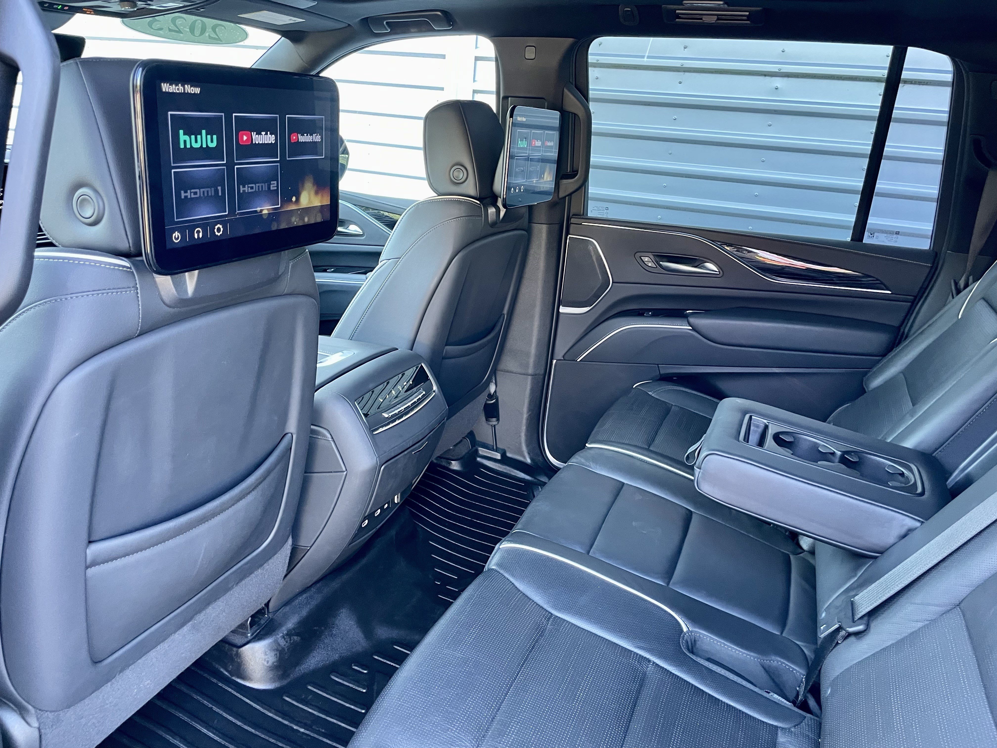 Used 2023 Cadillac Escalade ESV Sport AWD/4WD image 30