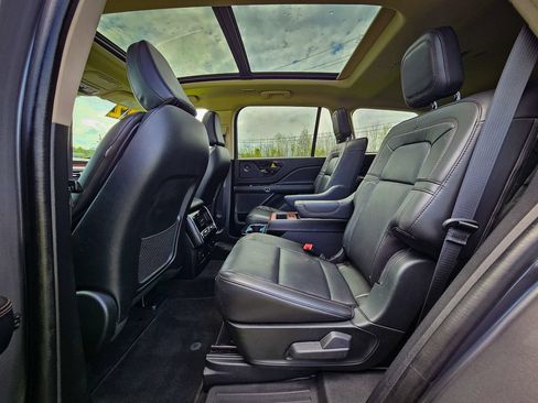 Used 2022 Lincoln Aviator Reserve w/ Equipment Group 201A AWD/4WD image 32