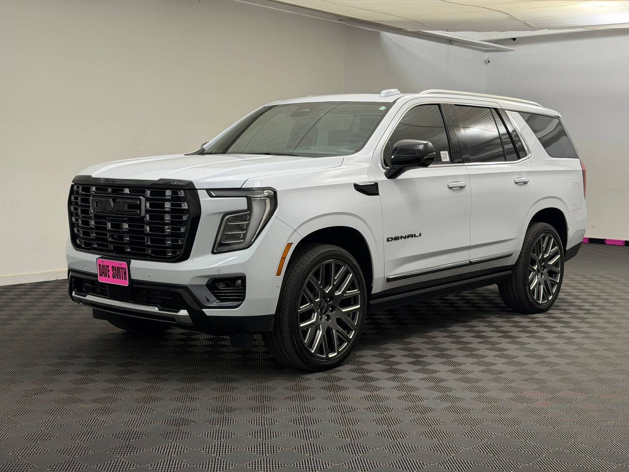 Used 2026 GMC Yukon Denali Ultimate w/ LPO, Illumination Package AWD/4WD image 1