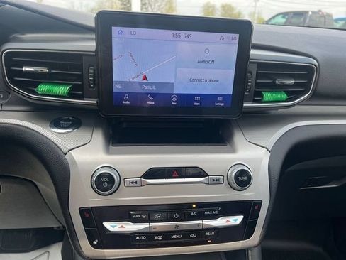 Used 2022 Ford Explorer XLT w/ Equipment Group 202A AWD/4WD image 13