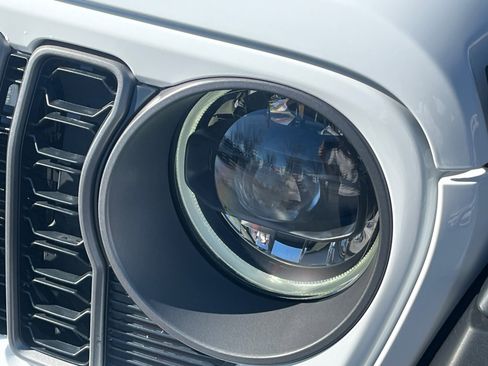 New 2026 Jeep Gladiator Mojave image 11