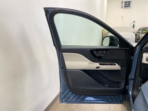 New 2026 Lincoln Aviator AWD w/ Jet Appearance Package image 15