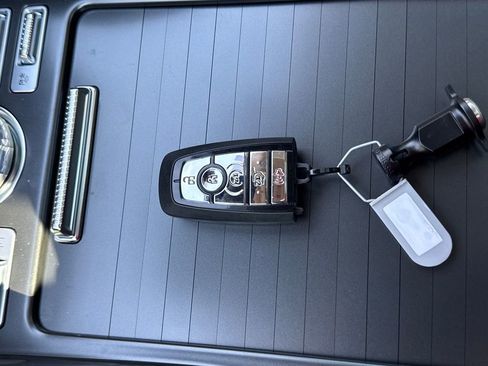 Used 2025 Lincoln Nautilus Reserve image 29