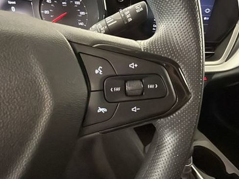 Used 2024 Chevrolet Trax LS w/ LS Convenience Package FWD image 17