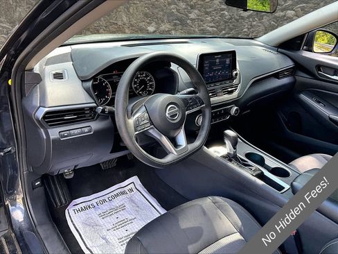 Used 2022 Nissan Altima 2.5 SV FWD image 12