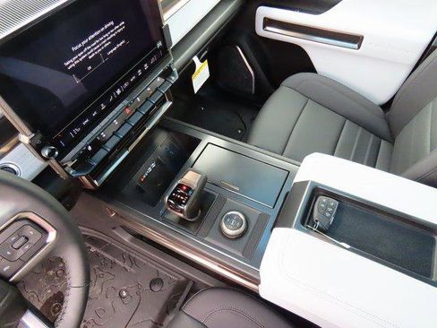 New 2025 GMC Hummer EV 3X w/ Battery Pack, 24 Module Pack image 43