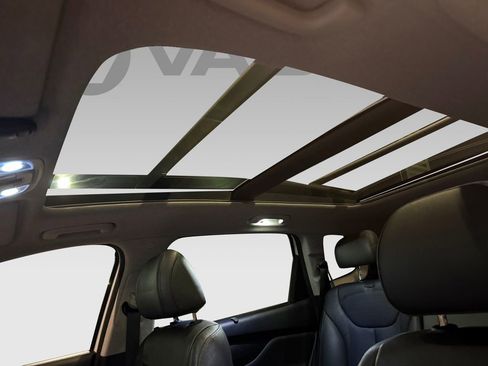 Used 2019 Hyundai Santa Fe Limited image 6