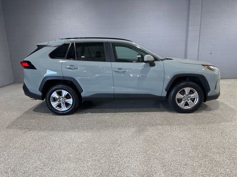 Used 2022 Toyota RAV4 XLE w/ Convenience Package AWD/4WD image 2