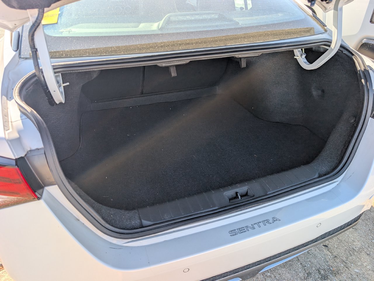 Used 2022 Nissan Sentra SR w/ SR Premium Package FWD image 29