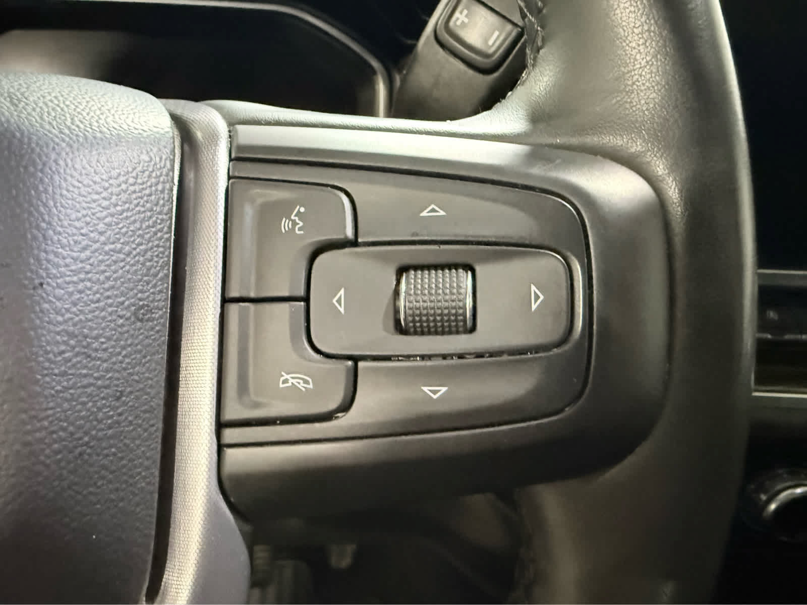 Used 2024 GMC Sierra 1500 SLE AWD/4WD image 18