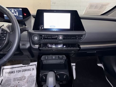 Used 2025 Toyota Prius LE image 27