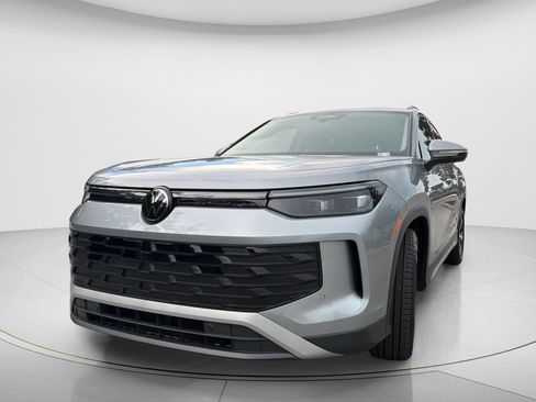 New 2026 Volkswagen Tiguan SE FWD image 9